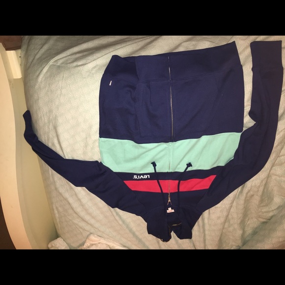 Levi’s Zip Hoodie - Picture 2 of 4